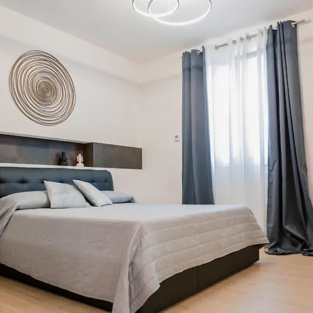 Апарт-отель Habitat- Apartments&rooms